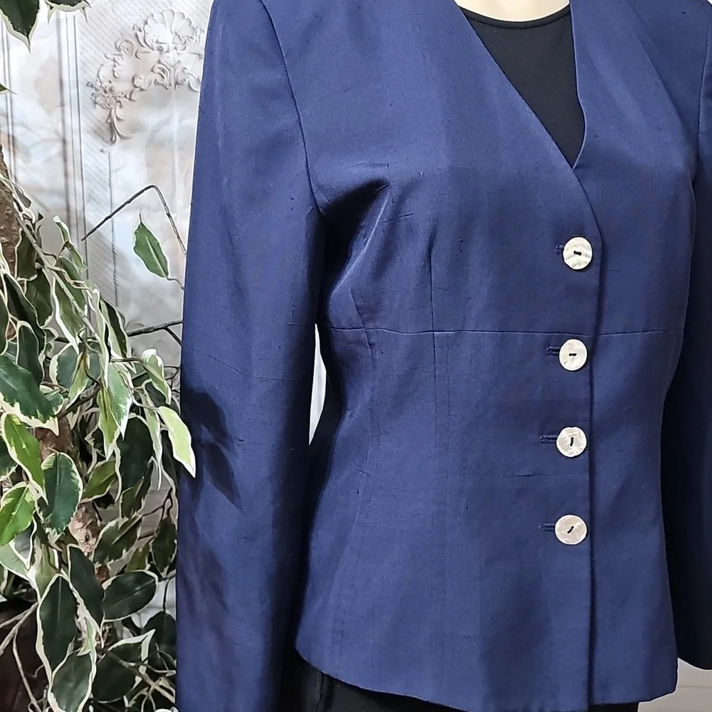 Christain Dior Silk Navy Fitted Blazer with Structured Shoulders and  Vneck 12 - Picture 3 of 12